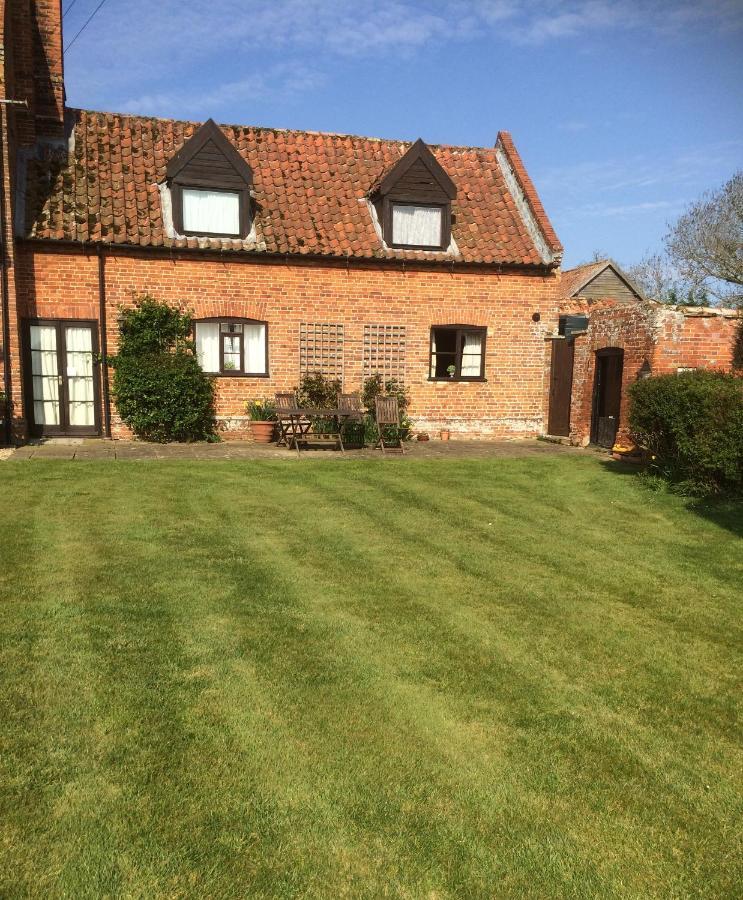 Dairy Cottage Cockley Cley Exterior photo